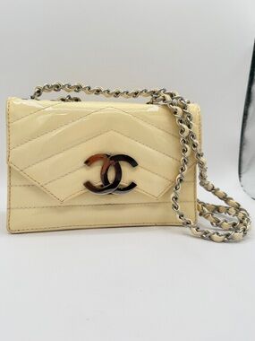 CHANEL Cream Patent Leather Chevron Crossbody with Silver Hardware